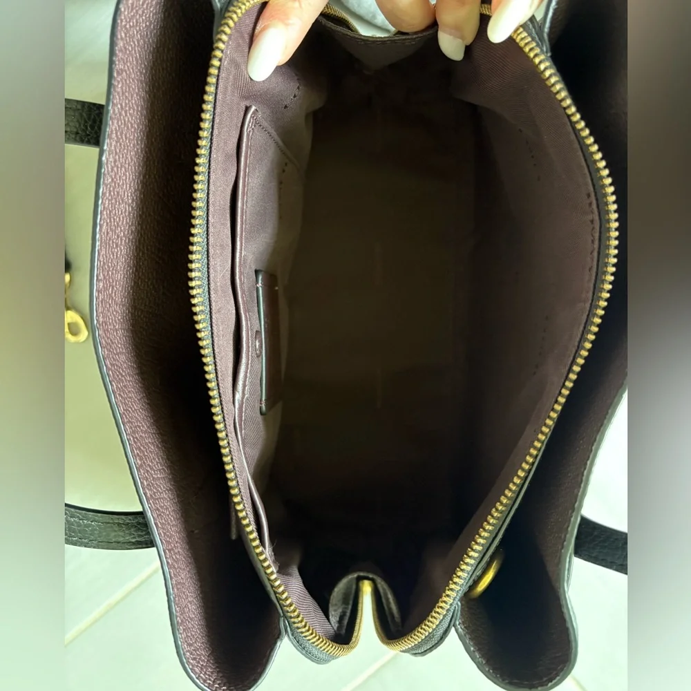 COACH Lora Carryall 30 Pebbled Black Leather Bag with Turlock, like new - Picture 9 of 11